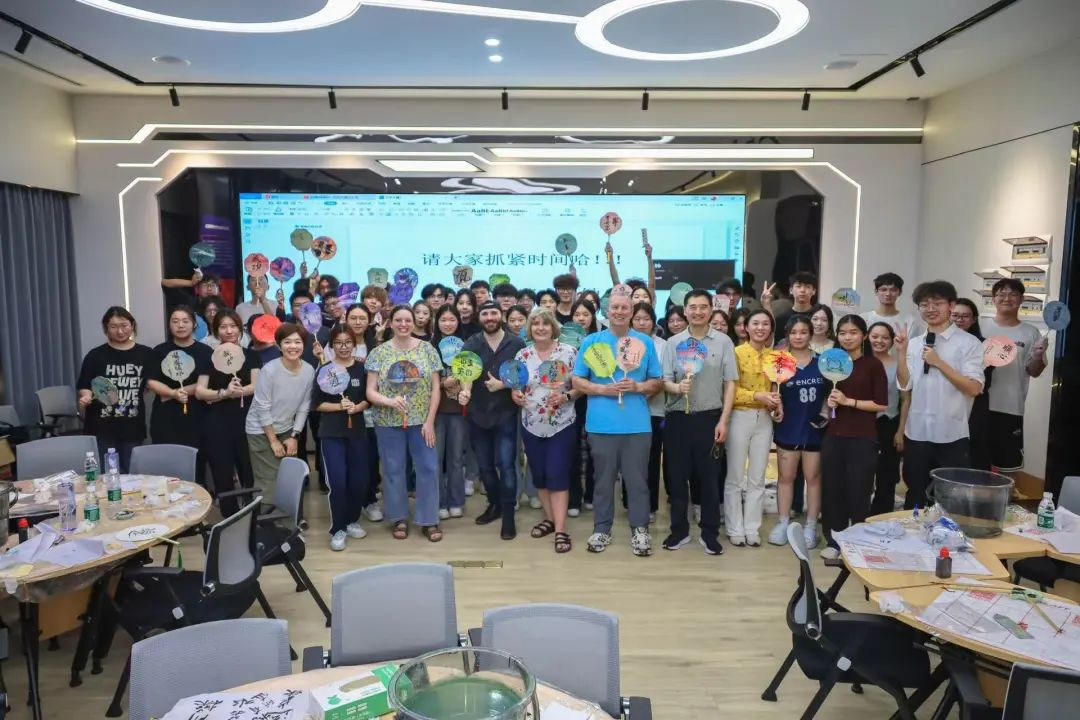 联合科技学院第六期（第九周）英语角 |墨香漆影映英语角 文化雅韵润泽知心